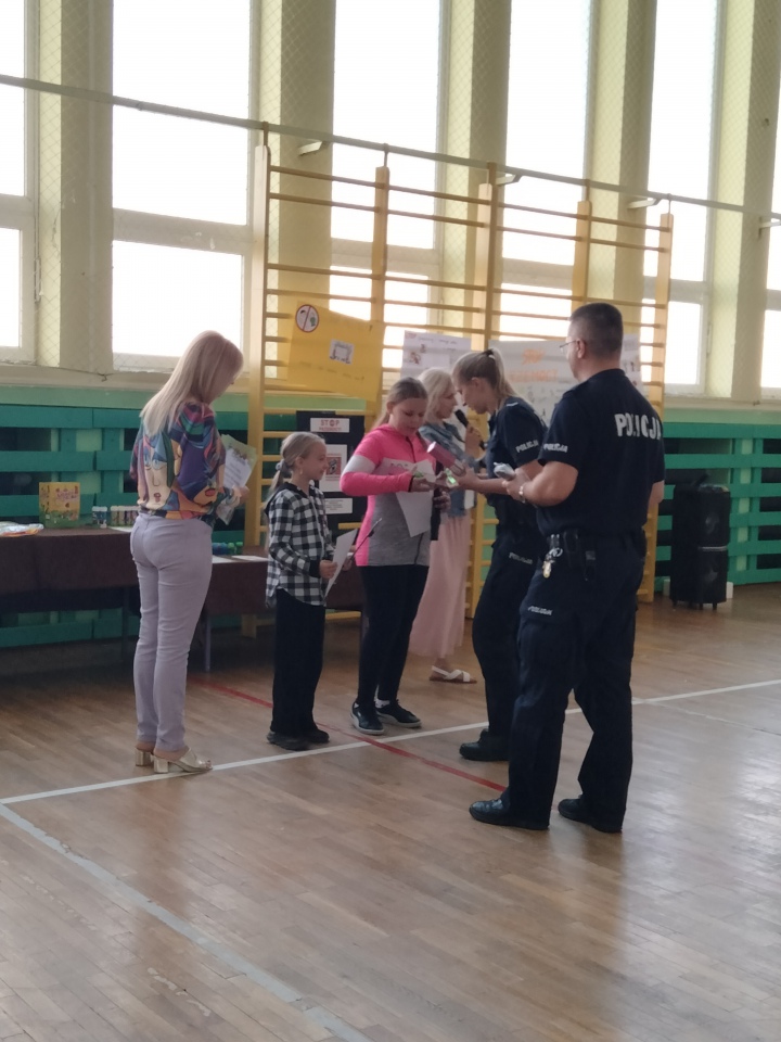 Apel profilaktyczny w SP 2 [30.05.2023] - zdjęcie #8 - eOstroleka.pl