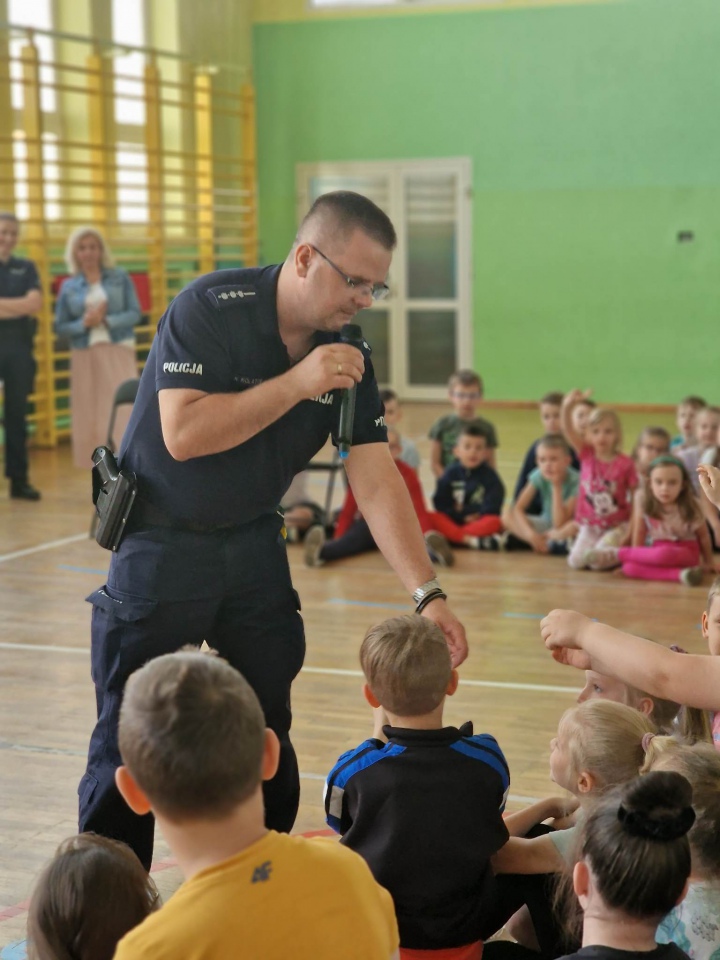 Apel profilaktyczny w SP 2 [30.05.2023] - zdjęcie #1 - eOstroleka.pl