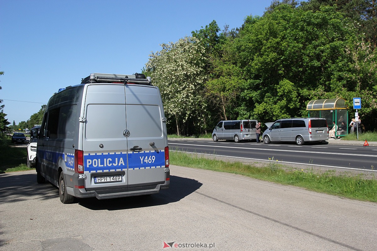 Kolizja trzech aut na Łomżyńskiej [01.06.2023] - zdjęcie #5 - eOstroleka.pl
