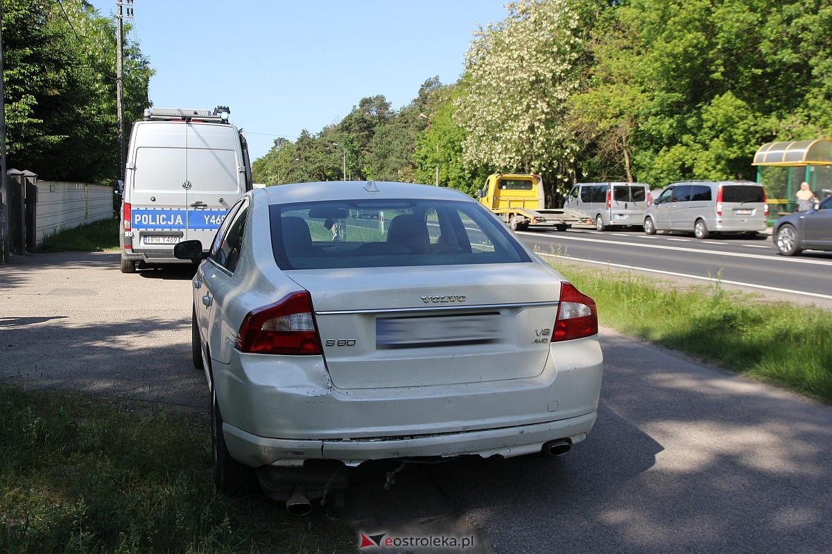 Kolizja trzech aut na Łomżyńskiej [01.06.2023] - zdjęcie #3 - eOstroleka.pl
