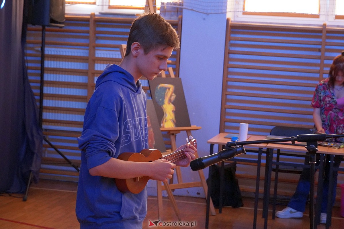 Szkolny konkurs II LO ma talent [1.06.2023] - zdjęcie #3 - eOstroleka.pl