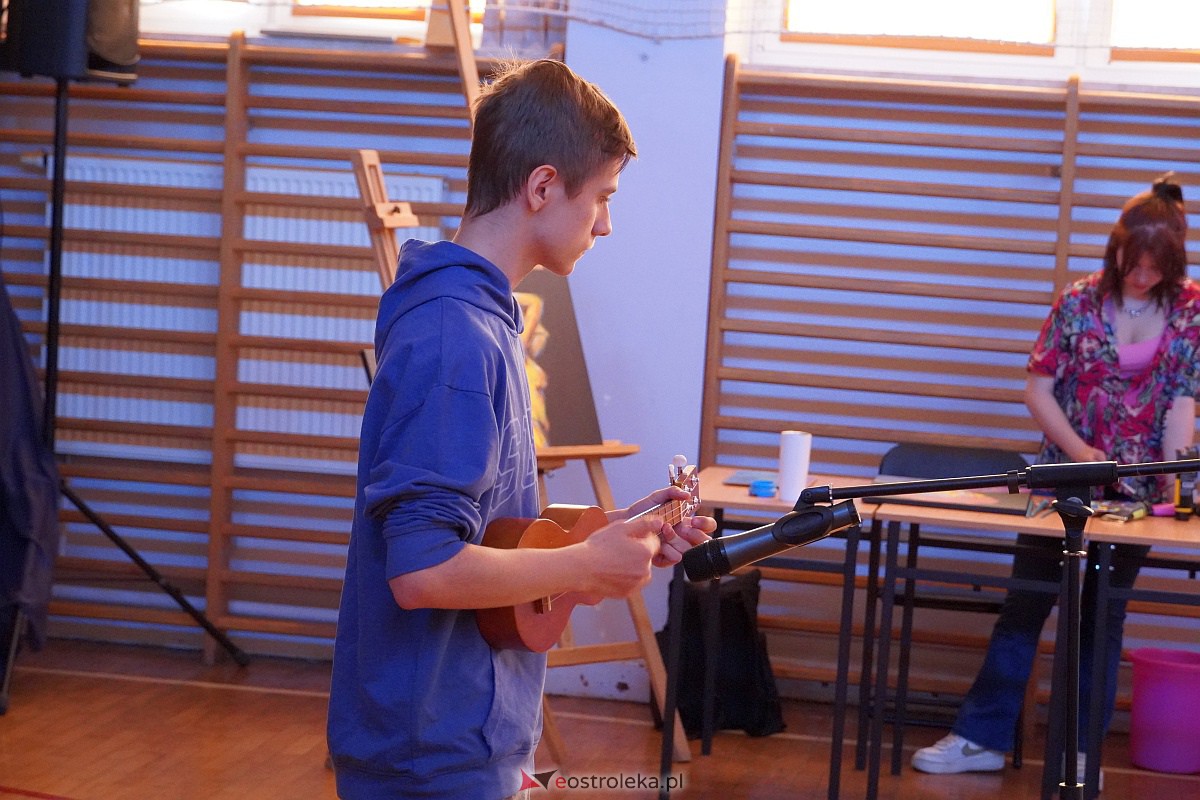 Szkolny konkurs II LO ma talent [1.06.2023] - zdjęcie #2 - eOstroleka.pl