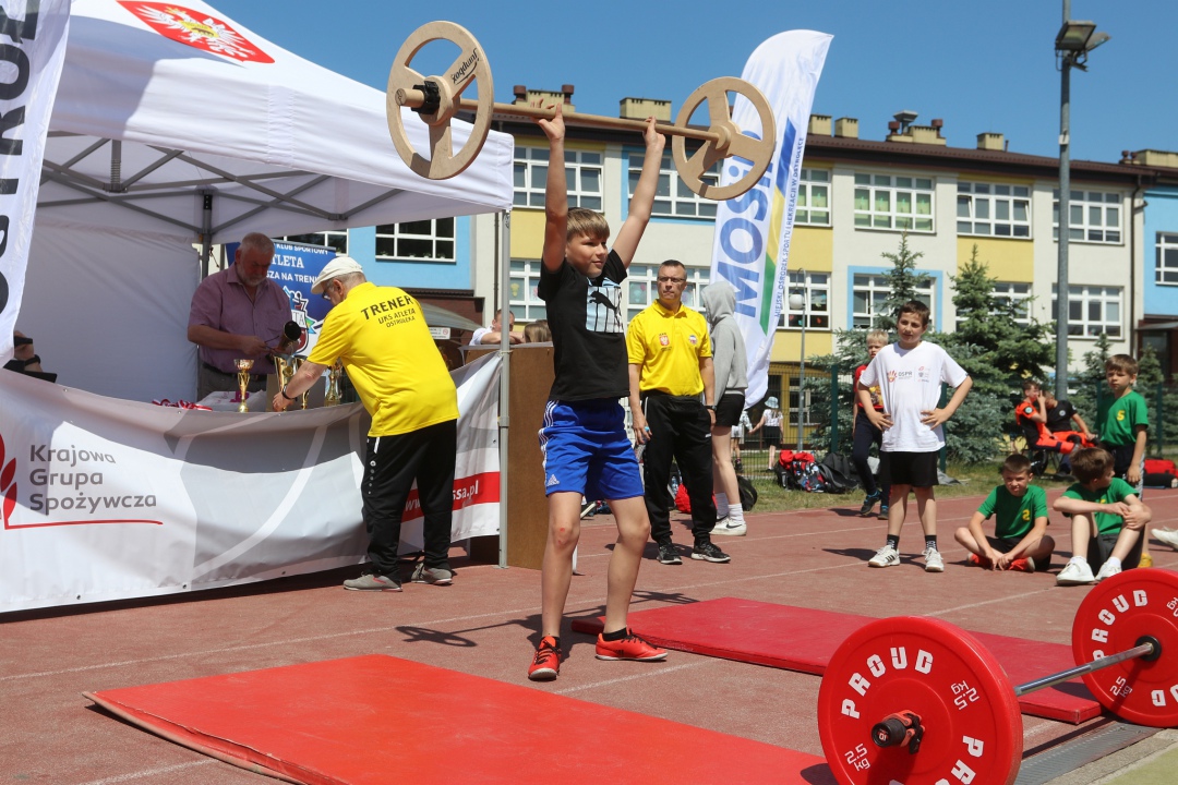 Wielobój atletyczny na dzień dziecka [01.06.2023] - zdjęcie #13 - eOstroleka.pl