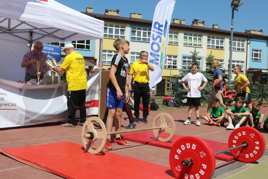 Wielobój atletyczny na dzień dziecka [01.06.2023] - zdjęcie #15 - eOstroleka.pl