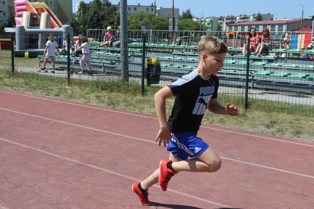 Wielobój atletyczny na dzień dziecka [01.06.2023] - zdjęcie #22 - eOstroleka.pl