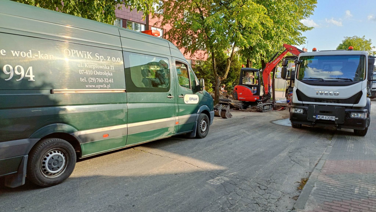 Awaria przy ul. Łęczysk w Ostrołęce [01.06.2023] - zdjęcie #10 - eOstroleka.pl