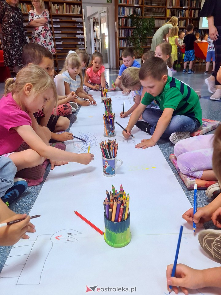 Obchody Ogólnopolskiego Tygodnia Czytania Dzieciom w Ostrołęce [01.05.2023] - zdjęcie #12 - eOstroleka.pl