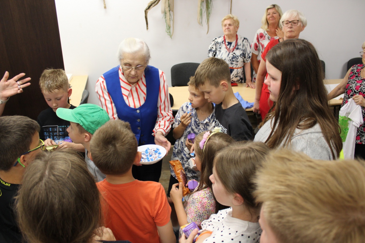 Dzień Dziecka w Dziennym Domu Senior+ w Olszewie-Borkach - zdjęcie #3 - eOstroleka.pl