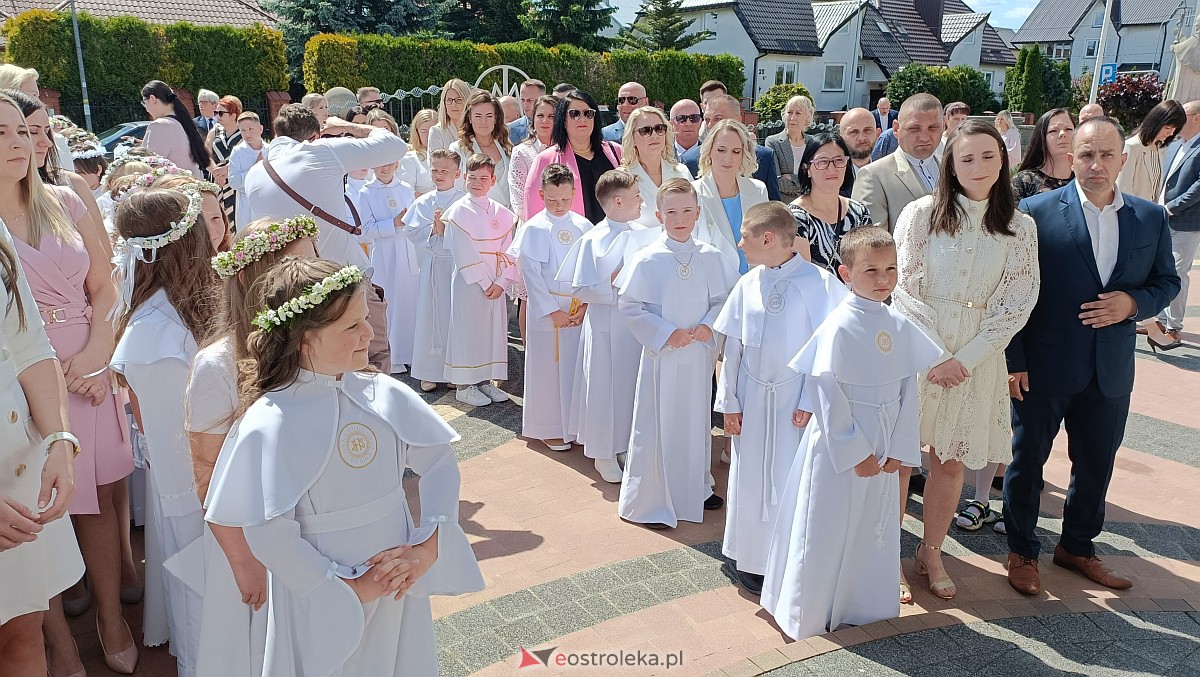 I Komunia Święta w kościele pw. NMP Królowej Rodzin [04.06.2023] - zdjęcie #12 - eOstroleka.pl
