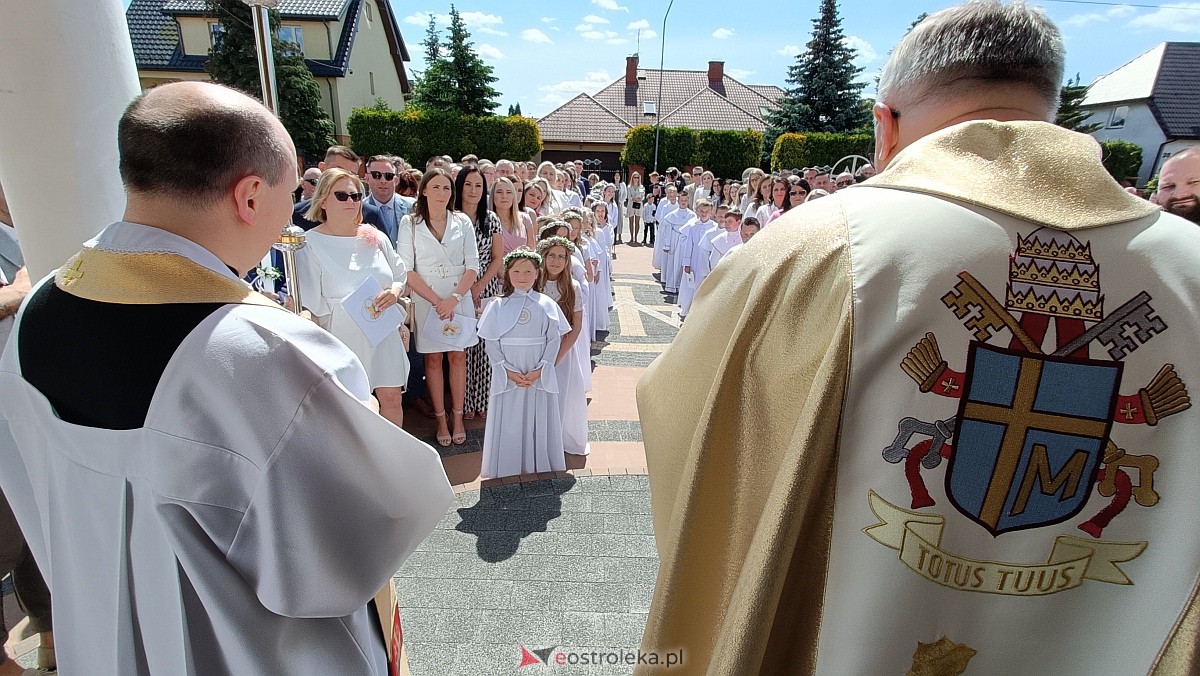 I Komunia Święta w kościele pw. NMP Królowej Rodzin [04.06.2023] - zdjęcie #24 - eOstroleka.pl