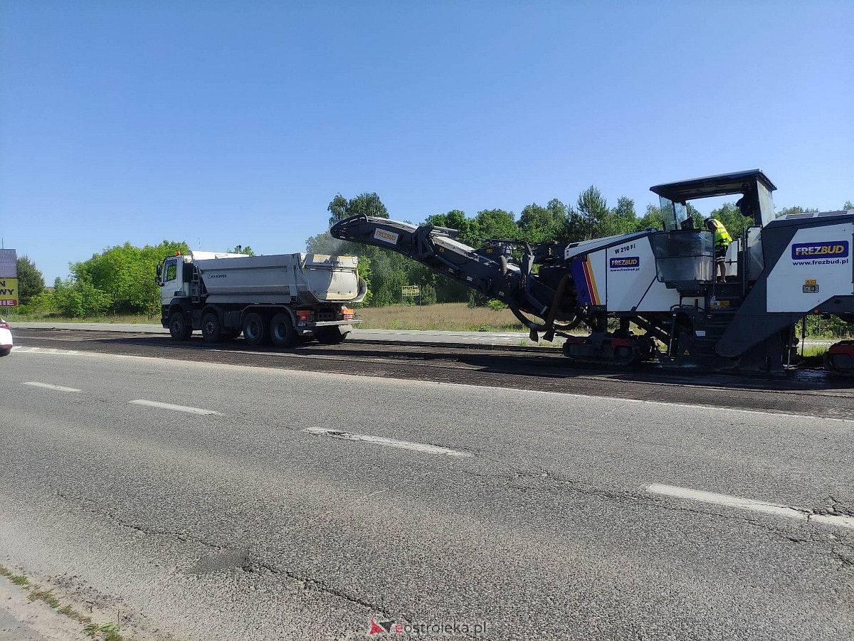 Uwaga kierowcy! Utrudnienia na Goworowskiej, drogowcy zrywają asfalt [05.06.2023] - zdjęcie #3 - eOstroleka.pl