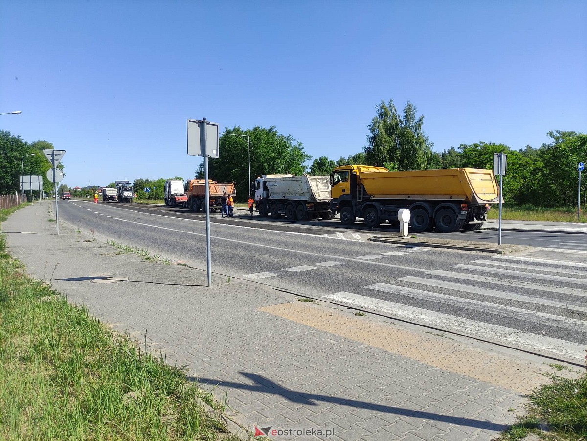 Uwaga kierowcy! Utrudnienia na Goworowskiej, drogowcy zrywają asfalt [05.06.2023] - zdjęcie #8 - eOstroleka.pl