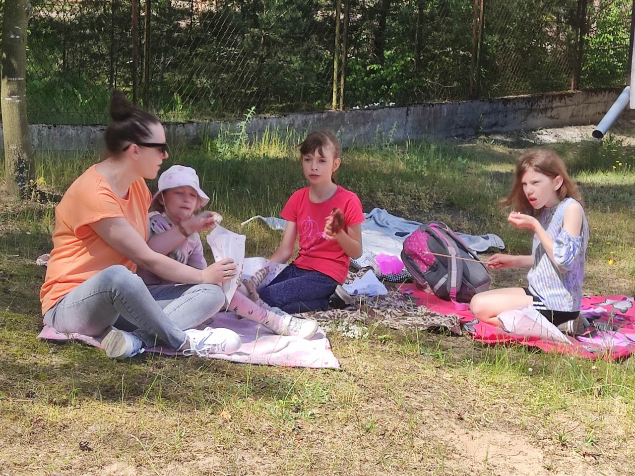 Dzień Dziecka w Szkole Podstawowej w Dąbrówce - zdjęcie #63 - eOstroleka.pl
