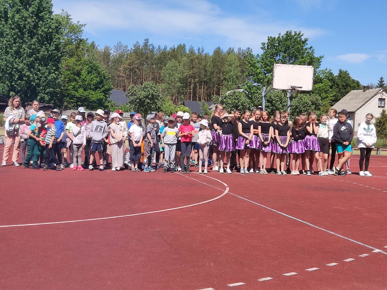Dzień Dziecka w Szkole Podstawowej w Dąbrówce - zdjęcie #11 - eOstroleka.pl