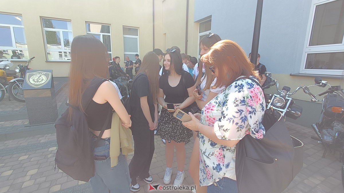 II wystawa zabytkowej motoryzacji i dzień otwarty w ZSZ nr 1 [06.06.2023] - zdjęcie #31 - eOstroleka.pl