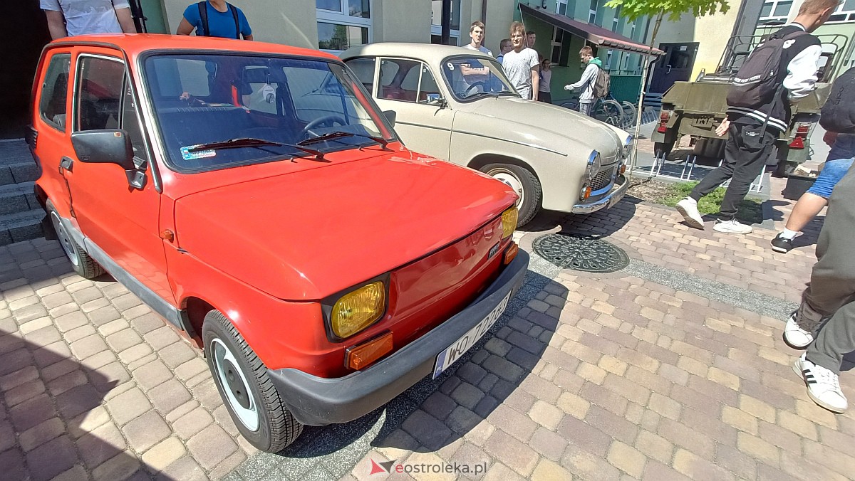 II wystawa zabytkowej motoryzacji i dzień otwarty w ZSZ nr 1 [06.06.2023] - zdjęcie #25 - eOstroleka.pl