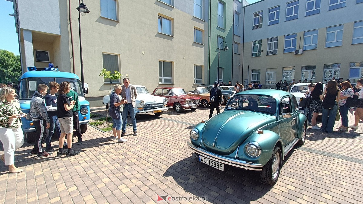 II wystawa zabytkowej motoryzacji i dzień otwarty w ZSZ nr 1 [06.06.2023] - zdjęcie #22 - eOstroleka.pl