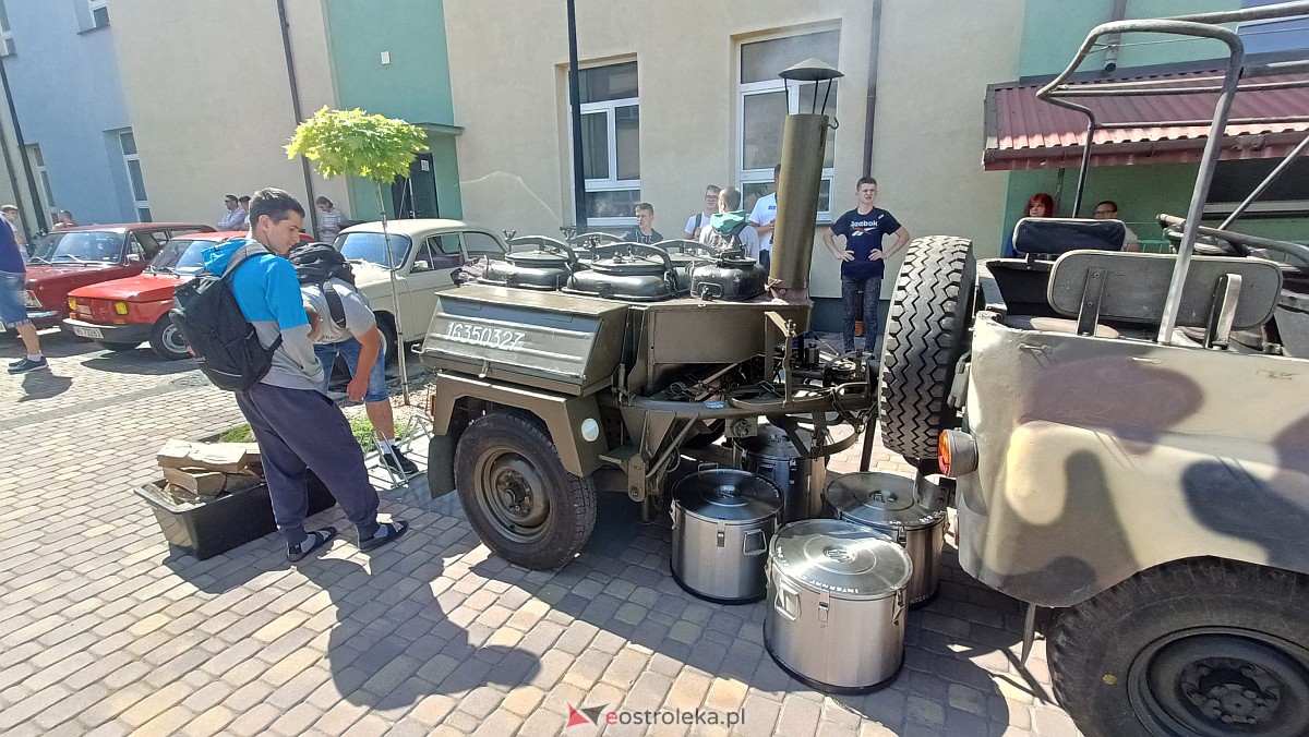 II wystawa zabytkowej motoryzacji i dzień otwarty w ZSZ nr 1 [06.06.2023] - zdjęcie #20 - eOstroleka.pl