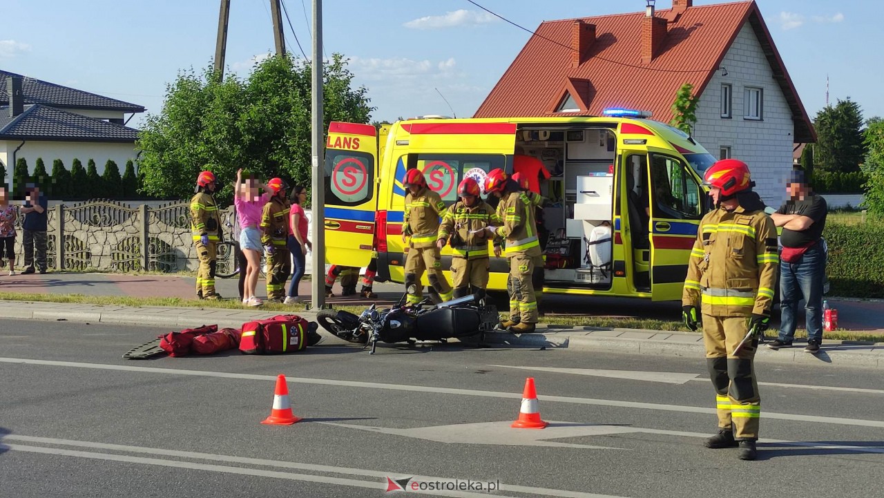 Wypadek na Słowackiego. Ucierpiał motocyklista [07.06.2023] - zdjęcie #16 - eOstroleka.pl