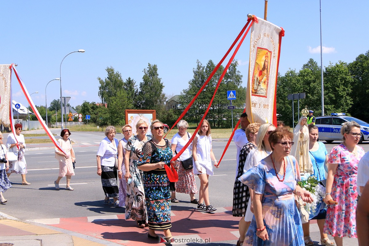 Procesja Bożego Ciała w parafii pw. Królowej Rodzin w Ostrołęce [08.05.2023] - zdjęcie #82 - eOstroleka.pl