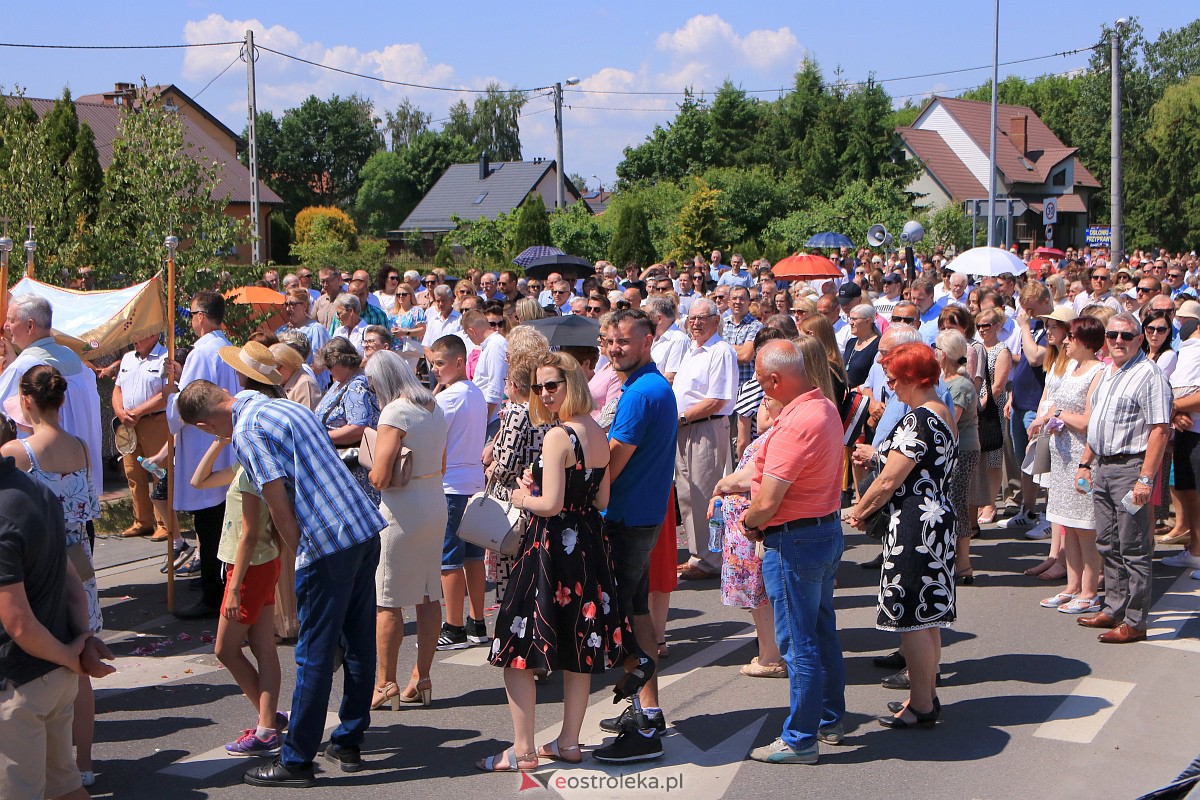 Procesja Bożego Ciała w parafii pw. Królowej Rodzin w Ostrołęce [08.05.2023] - zdjęcie #91 - eOstroleka.pl