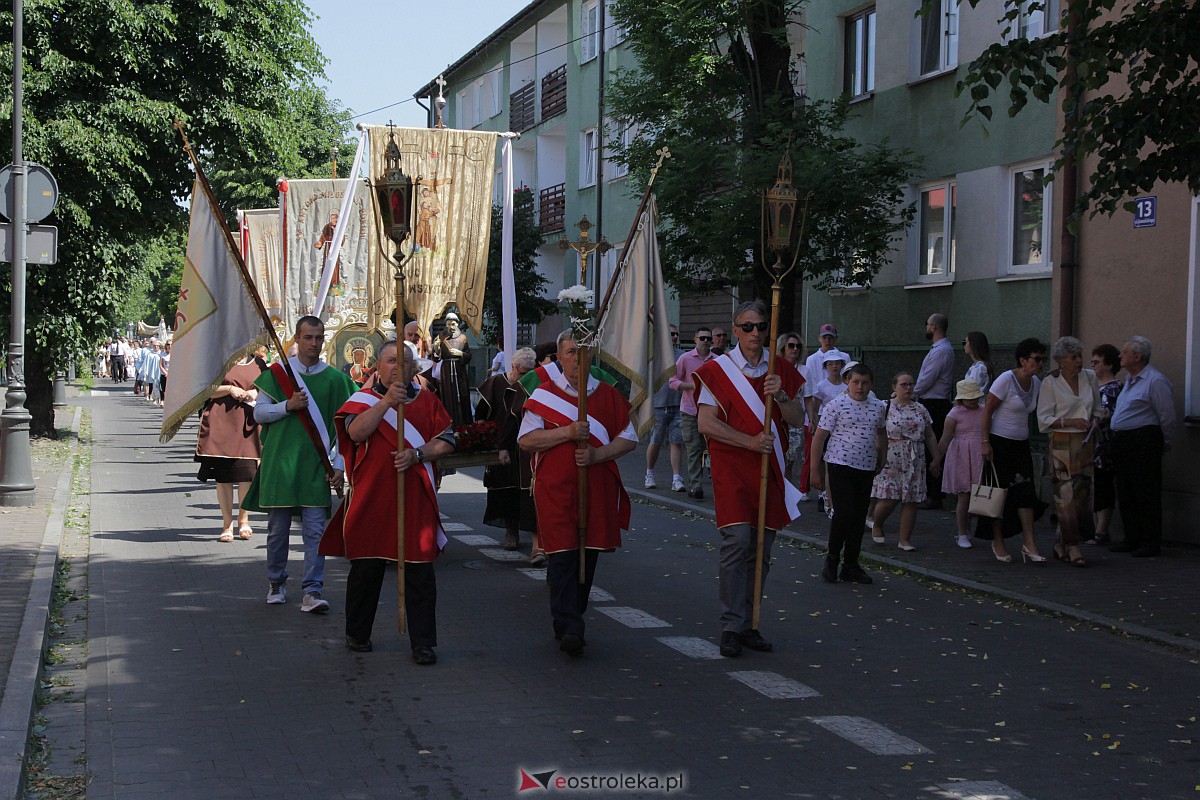 Procesja Bożego Ciała w ostrołęckim klasztorze [08.06.2023] - zdjęcie #3 - eOstroleka.pl
