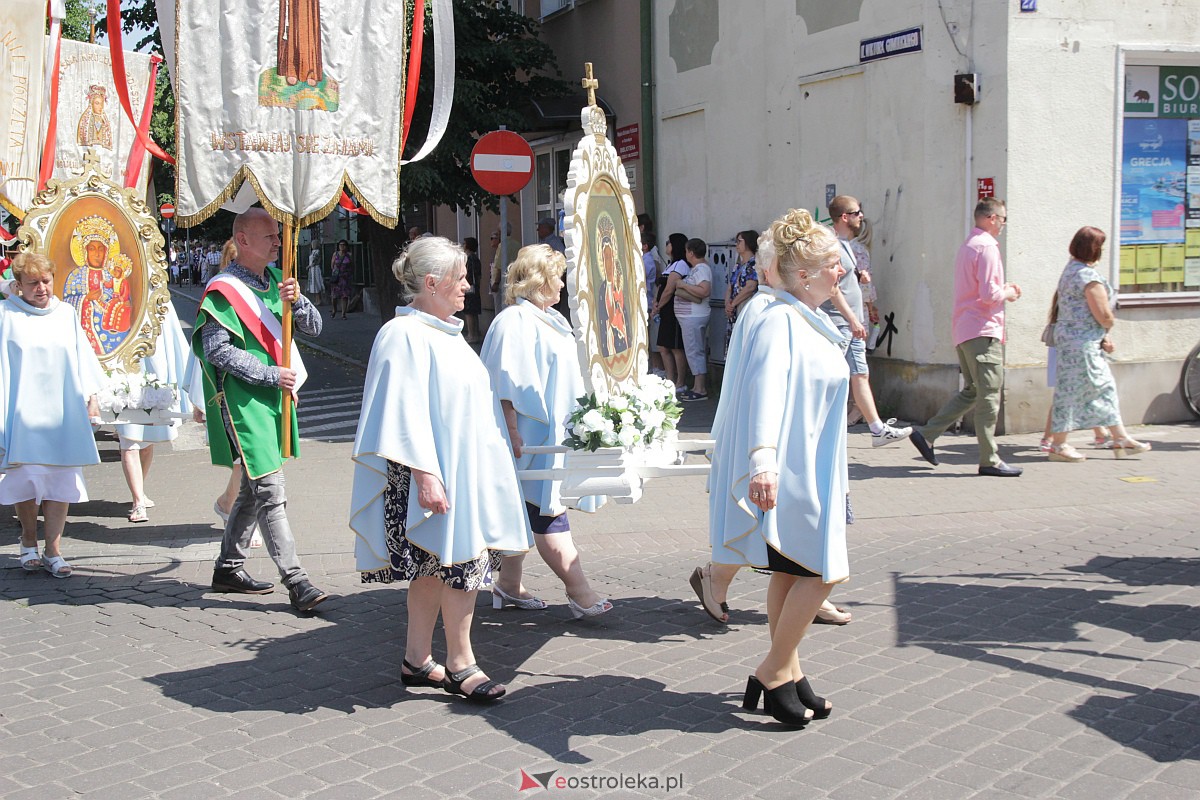 Procesja Bożego Ciała w ostrołęckim klasztorze [08.06.2023] - zdjęcie #15 - eOstroleka.pl