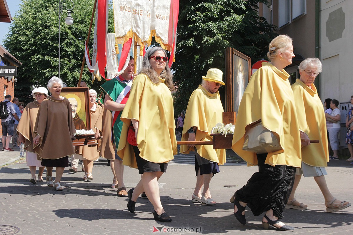 Procesja Bożego Ciała w ostrołęckim klasztorze [08.06.2023] - zdjęcie #19 - eOstroleka.pl