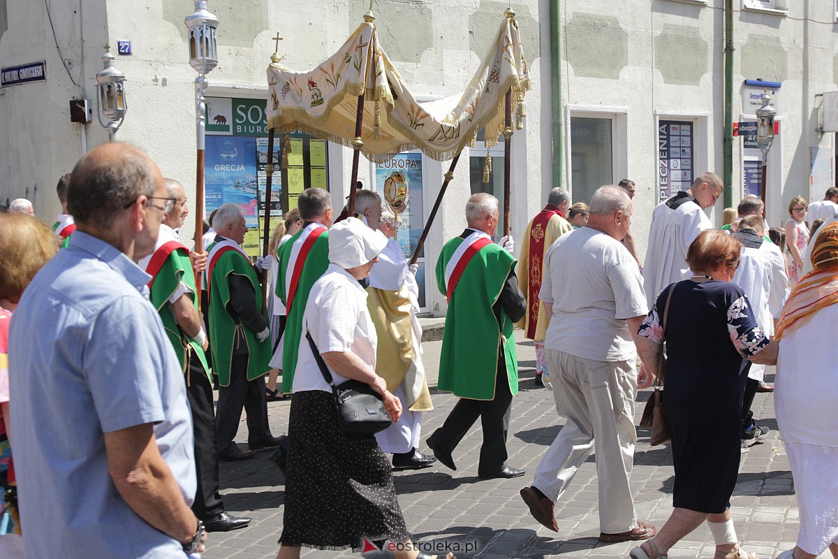 Procesja Bożego Ciała w ostrołęckim klasztorze [08.06.2023] - zdjęcie #56 - eOstroleka.pl
