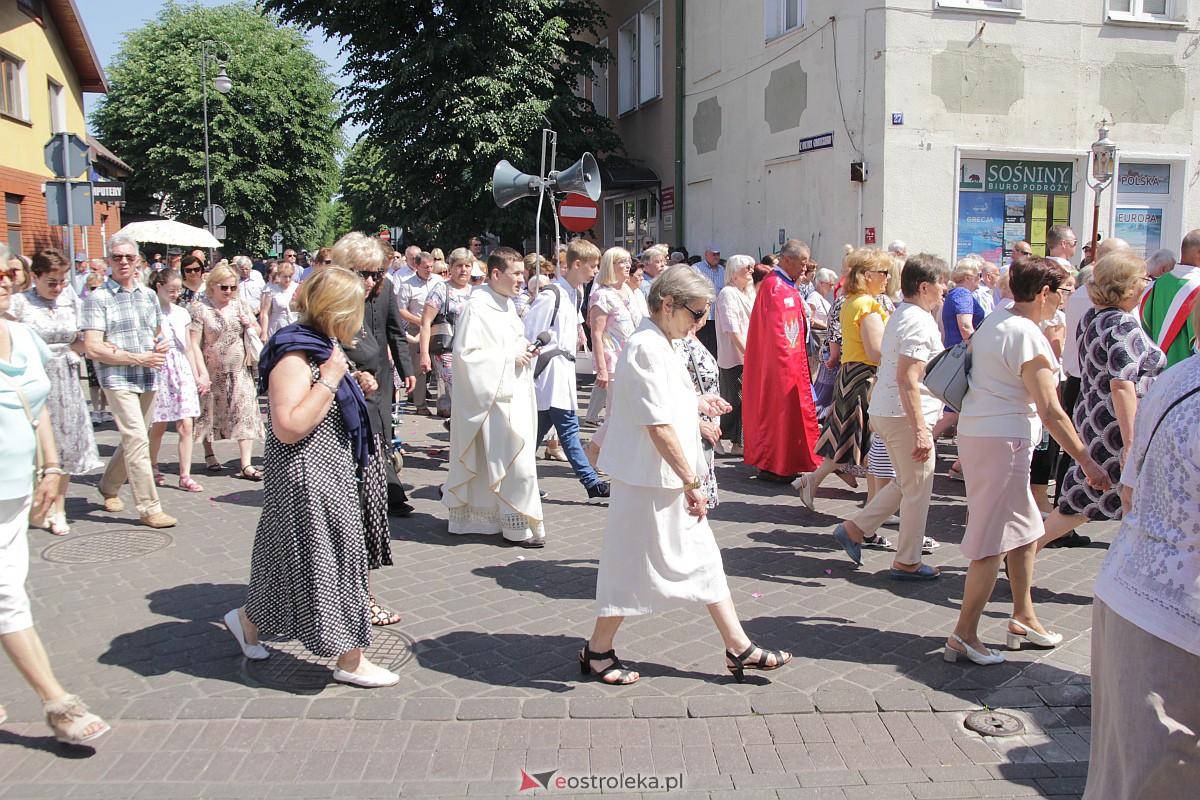 Procesja Bożego Ciała w ostrołęckim klasztorze [08.06.2023] - zdjęcie #60 - eOstroleka.pl
