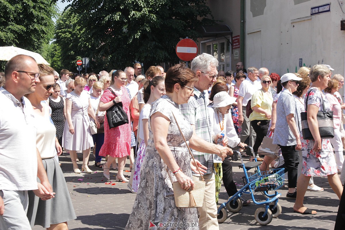 Procesja Bożego Ciała w ostrołęckim klasztorze [08.06.2023] - zdjęcie #68 - eOstroleka.pl