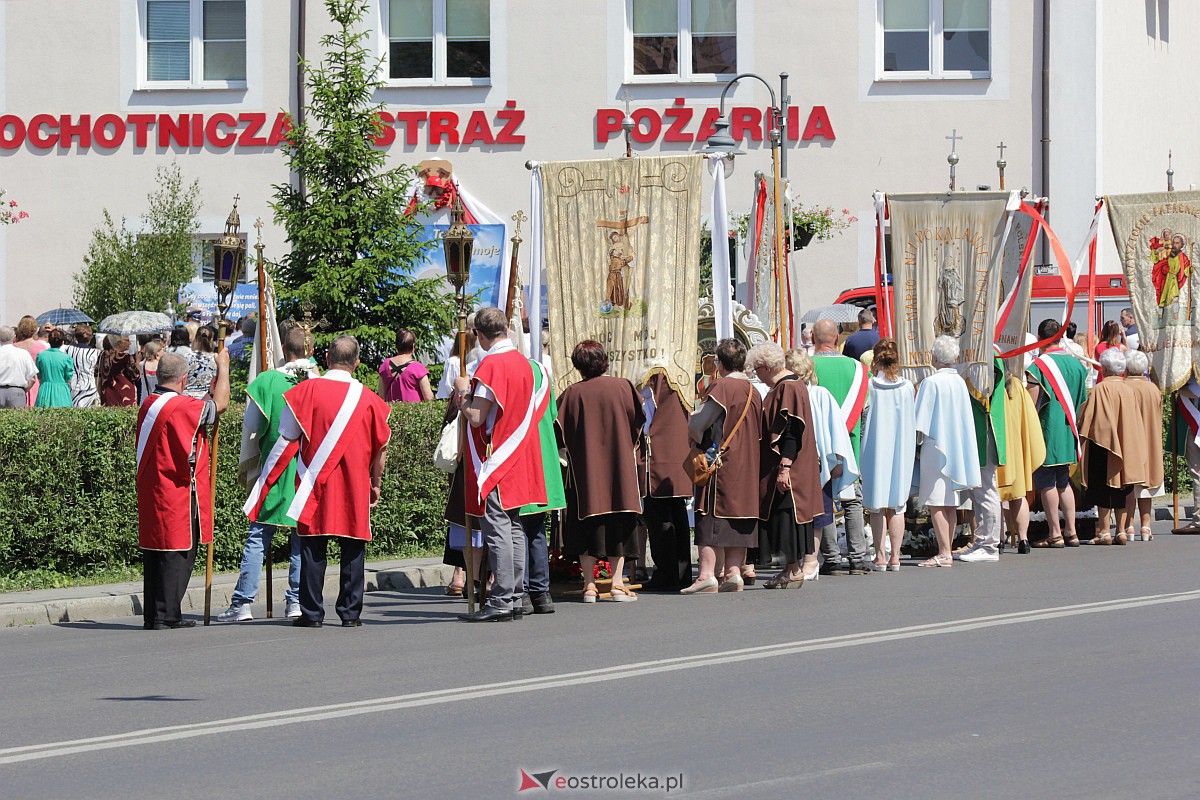 Procesja Bożego Ciała w ostrołęckim klasztorze [08.06.2023] - zdjęcie #51 - eOstroleka.pl