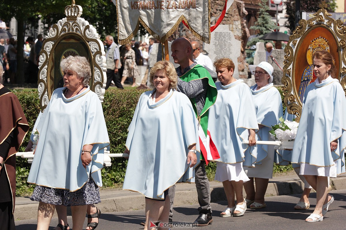 Procesja Bożego Ciała w ostrołęckim klasztorze [08.06.2023] - zdjęcie #73 - eOstroleka.pl