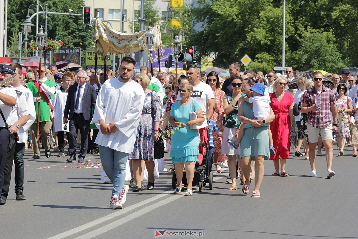 Procesja Bożego Ciała w ostrołęckim klasztorze [08.06.2023] - zdjęcie #125 - eOstroleka.pl