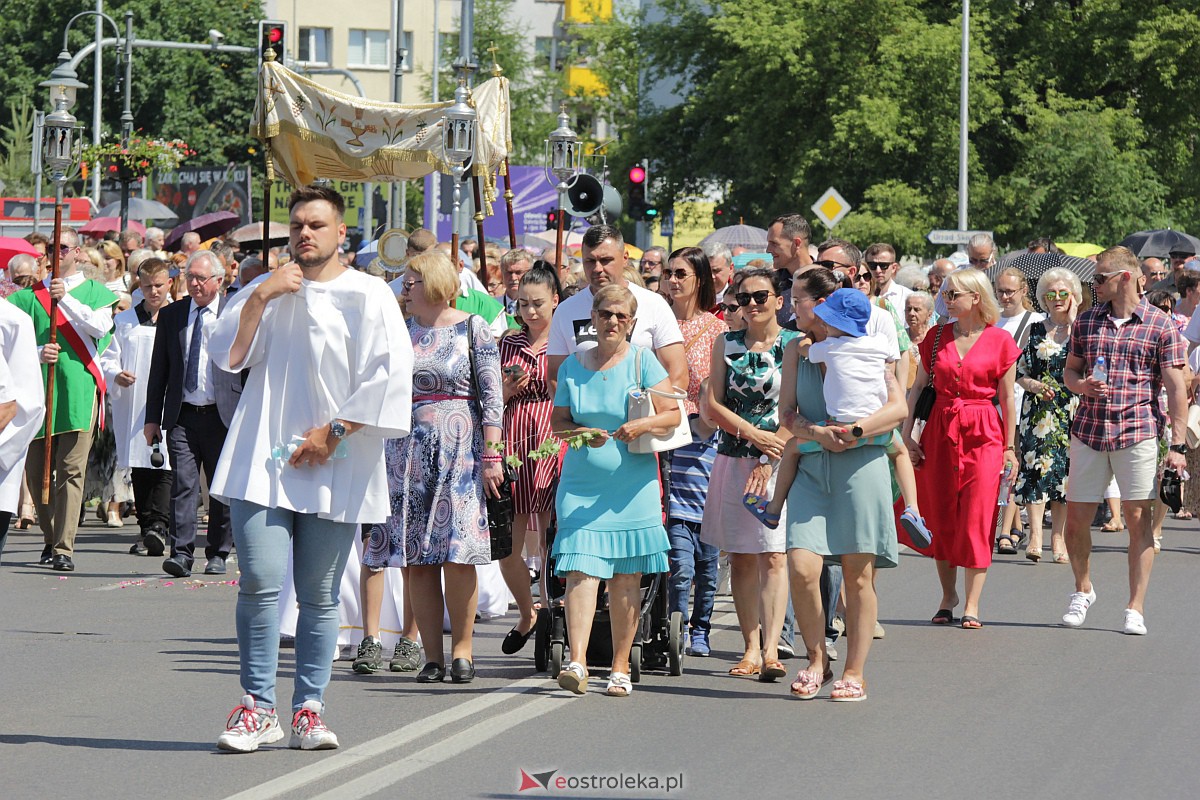 Procesja Bożego Ciała w ostrołęckim klasztorze [08.06.2023] - zdjęcie #128 - eOstroleka.pl