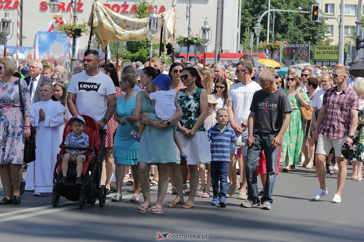 Procesja Bożego Ciała w ostrołęckim klasztorze [08.06.2023] - zdjęcie #166 - eOstroleka.pl