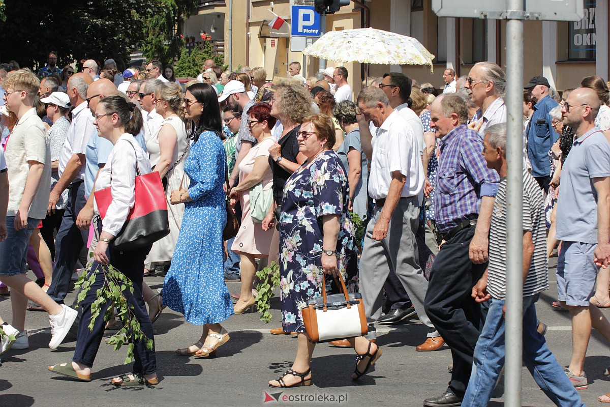 Procesja Bożego Ciała w ostrołęckim klasztorze [08.06.2023] - zdjęcie #16 - eOstroleka.pl