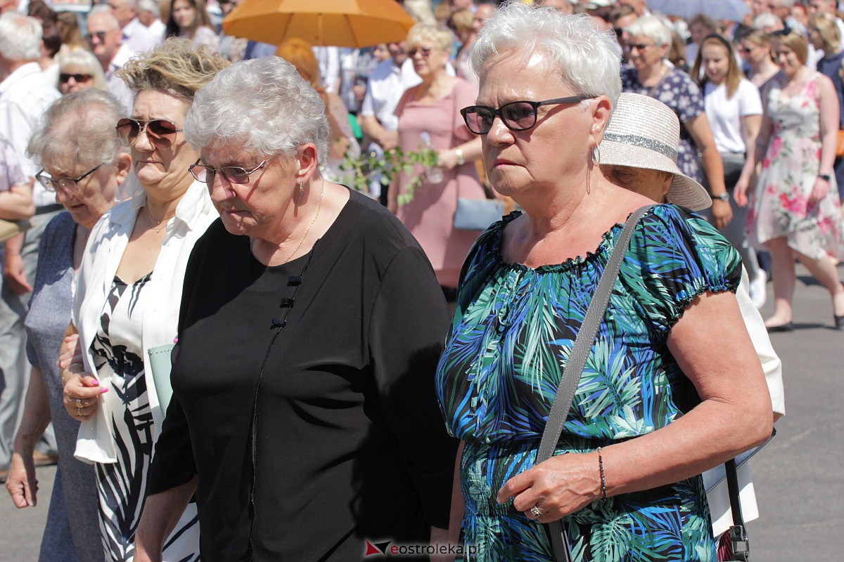 Procesja Bożego Ciała w ostrołęckim klasztorze [08.06.2023] - zdjęcie #2 - eOstroleka.pl