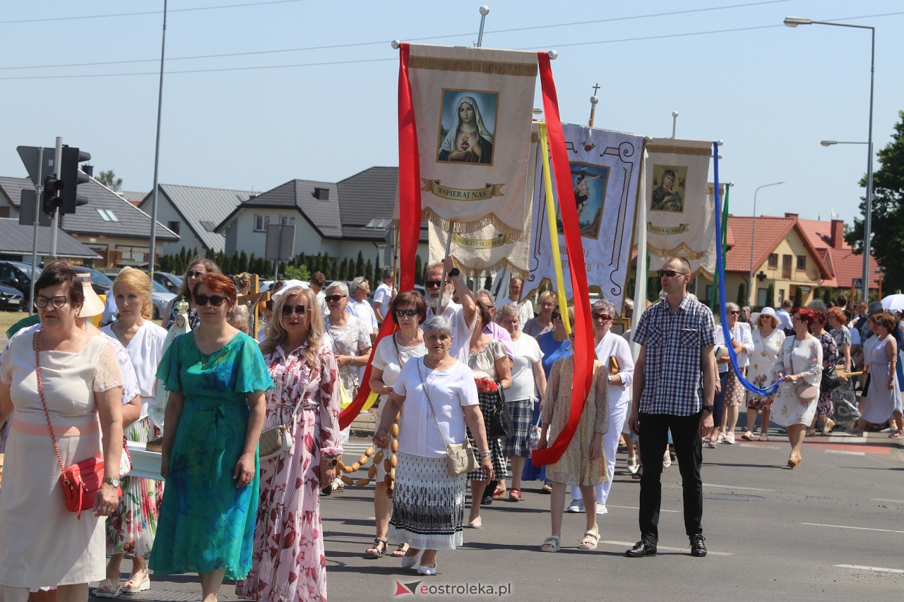 Procesja Bożego Ciała w kościele pw. św. Franciszka z Asyżu [08.06.2023] - zdjęcie #16 - eOstroleka.pl