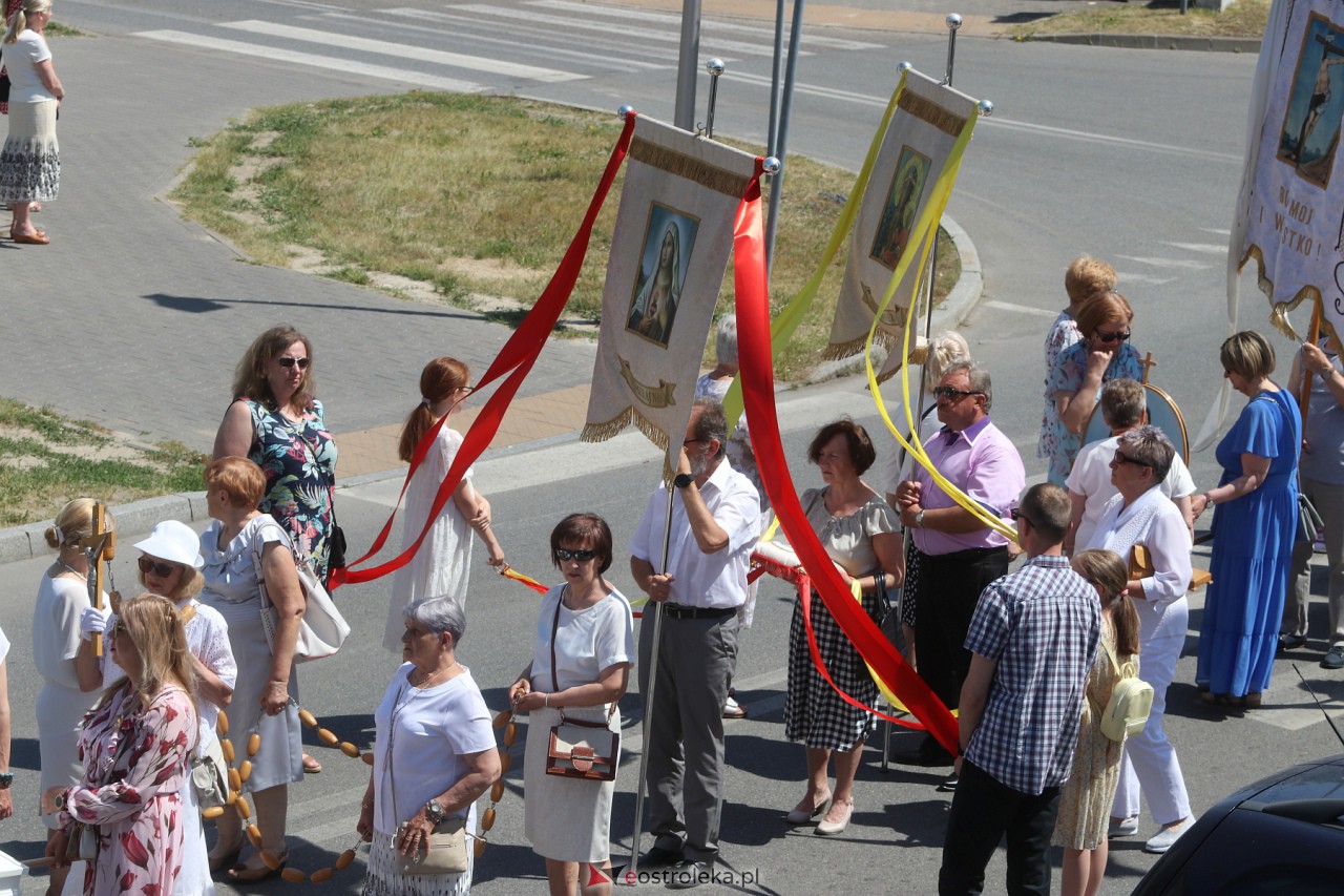 Procesja Bożego Ciała w kościele pw. św. Franciszka z Asyżu [08.06.2023] - zdjęcie #36 - eOstroleka.pl