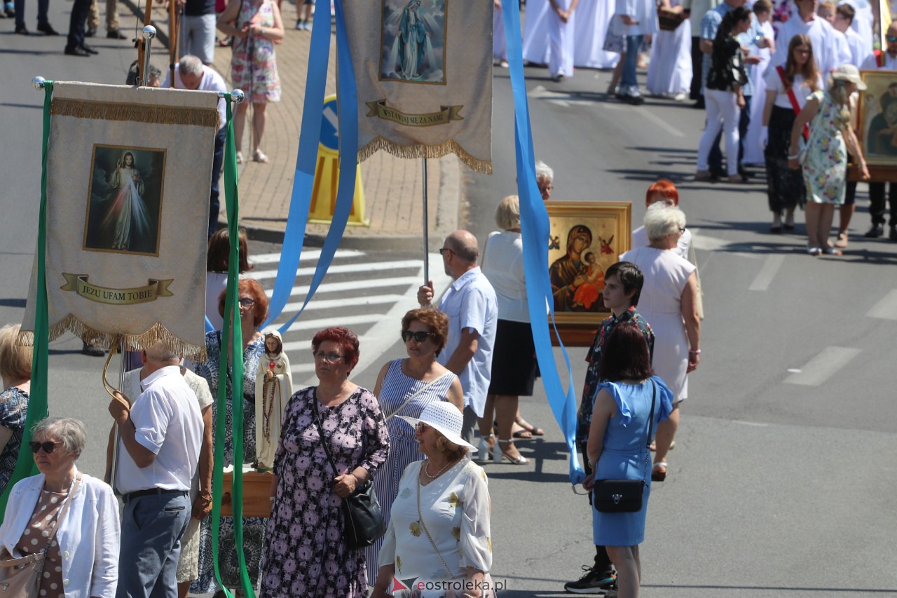 Procesja Bożego Ciała w kościele pw. św. Franciszka z Asyżu [08.06.2023] - zdjęcie #37 - eOstroleka.pl