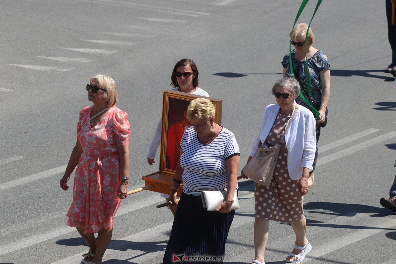 Procesja Bożego Ciała w kościele pw. św. Franciszka z Asyżu [08.06.2023] - zdjęcie #43 - eOstroleka.pl