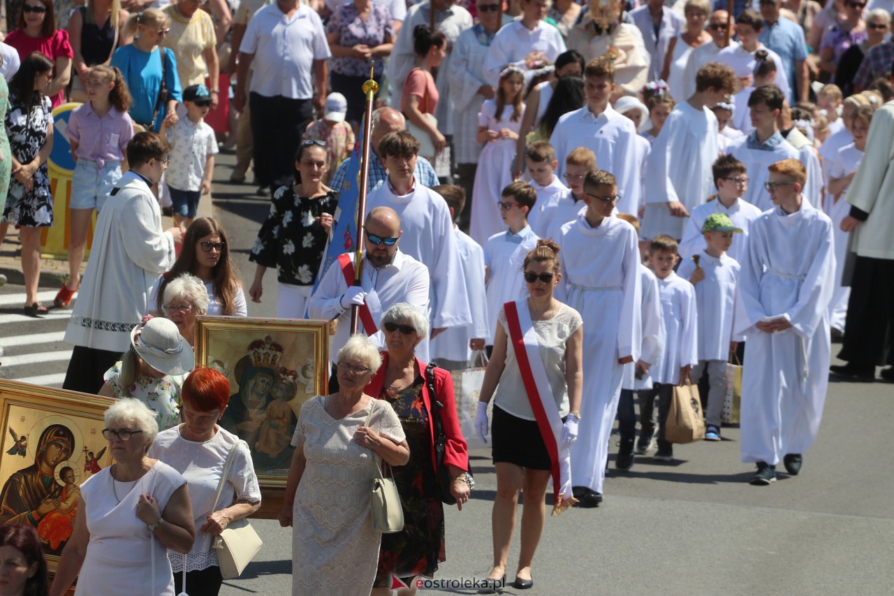 Procesja Bożego Ciała w kościele pw. św. Franciszka z Asyżu [08.06.2023] - zdjęcie #44 - eOstroleka.pl