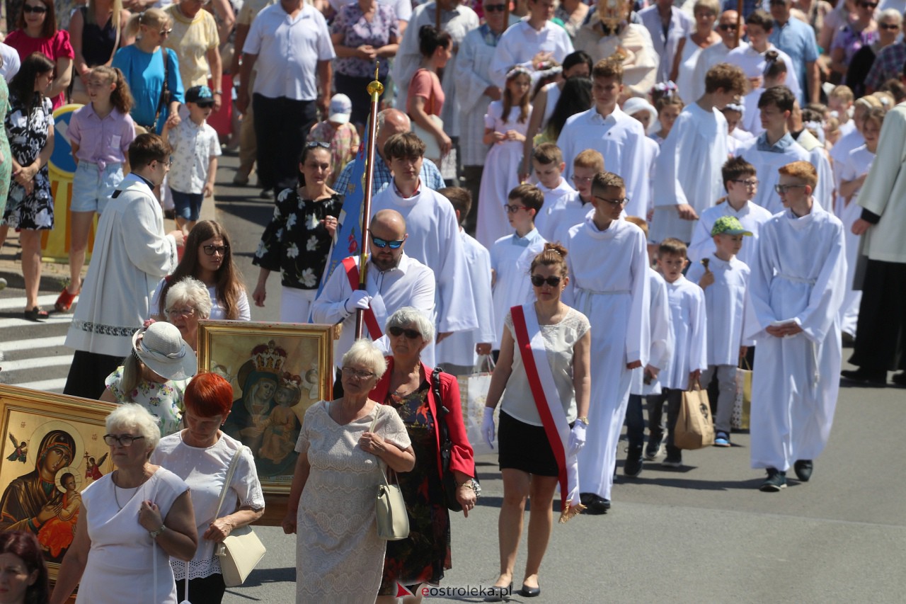 Procesja Bożego Ciała w kościele pw. św. Franciszka z Asyżu [08.06.2023] - zdjęcie #57 - eOstroleka.pl