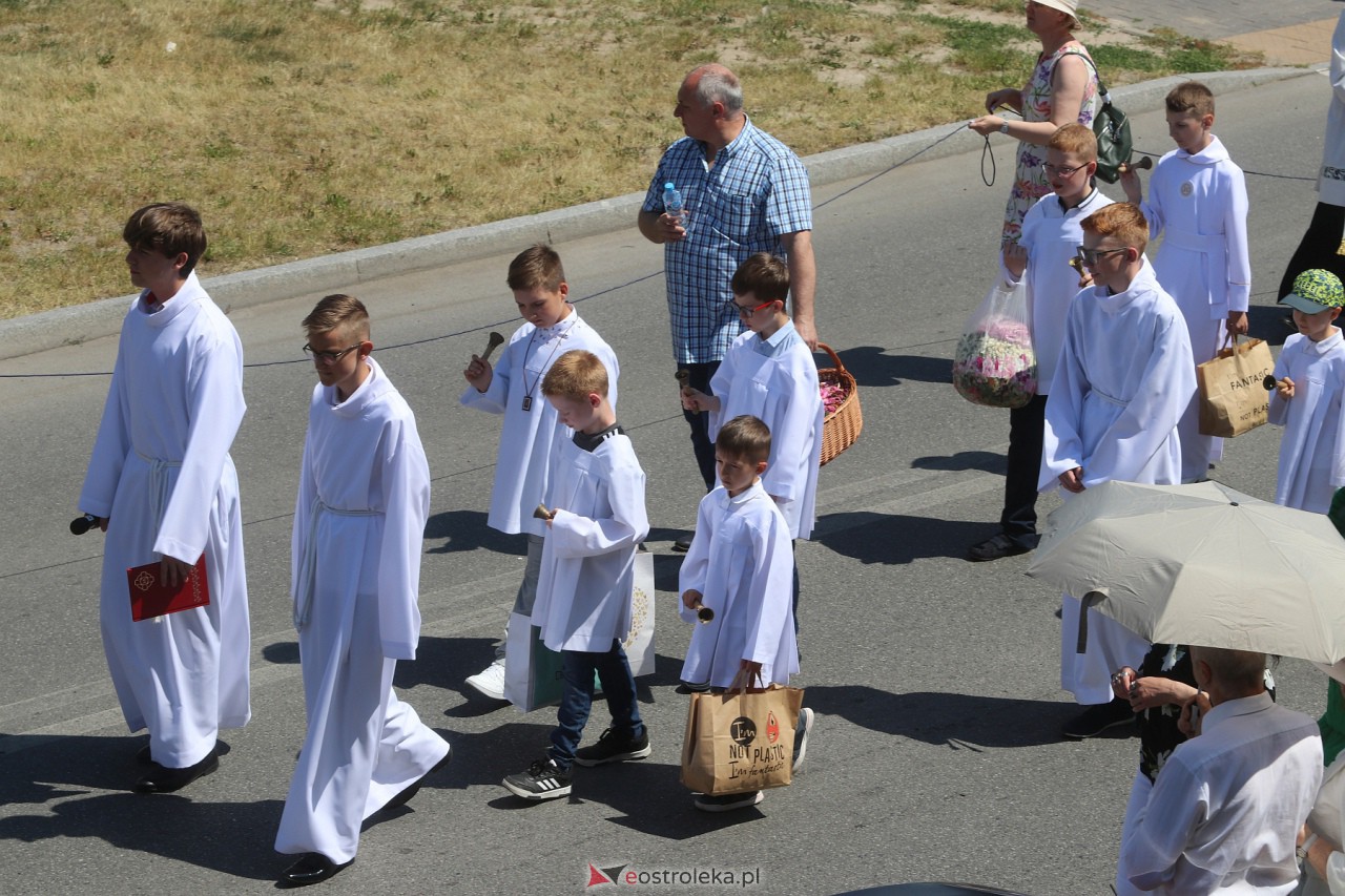 Procesja Bożego Ciała w kościele pw. św. Franciszka z Asyżu [08.06.2023] - zdjęcie #46 - eOstroleka.pl