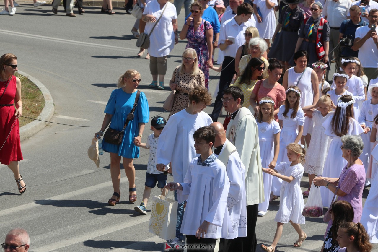 Procesja Bożego Ciała w kościele pw. św. Franciszka z Asyżu [08.06.2023] - zdjęcie #53 - eOstroleka.pl