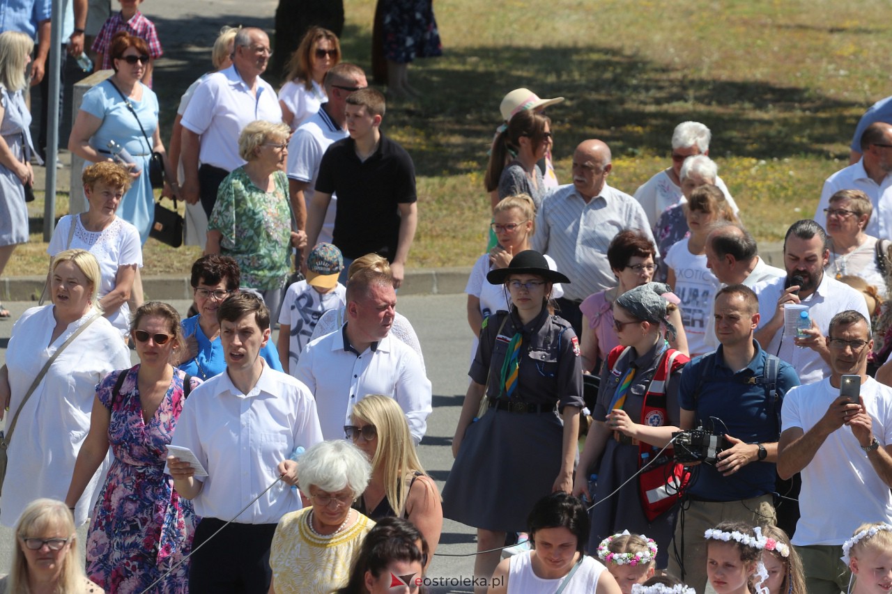 Procesja Bożego Ciała w kościele pw. św. Franciszka z Asyżu [08.06.2023] - zdjęcie #51 - eOstroleka.pl