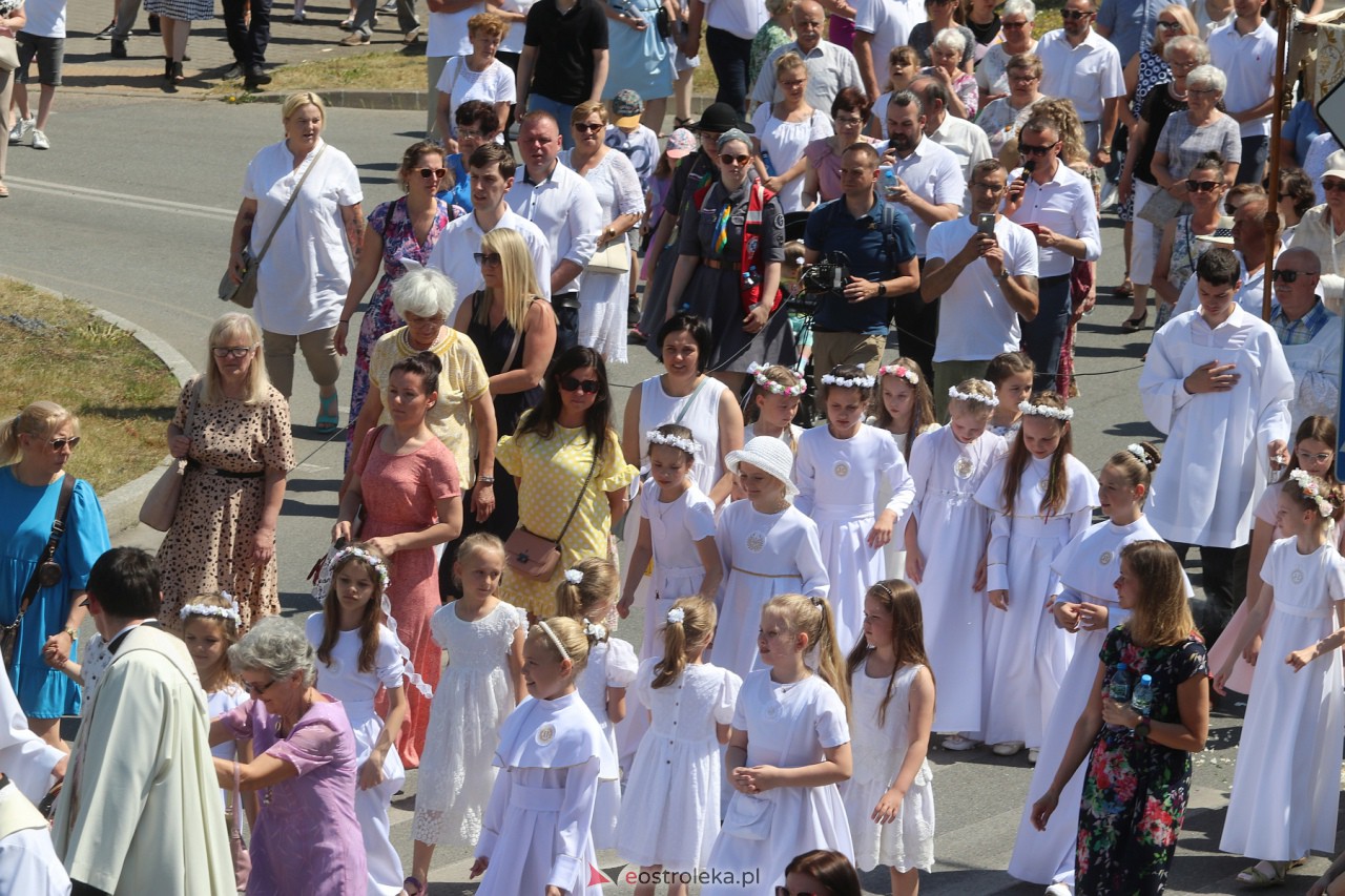 Procesja Bożego Ciała w kościele pw. św. Franciszka z Asyżu [08.06.2023] - zdjęcie #52 - eOstroleka.pl