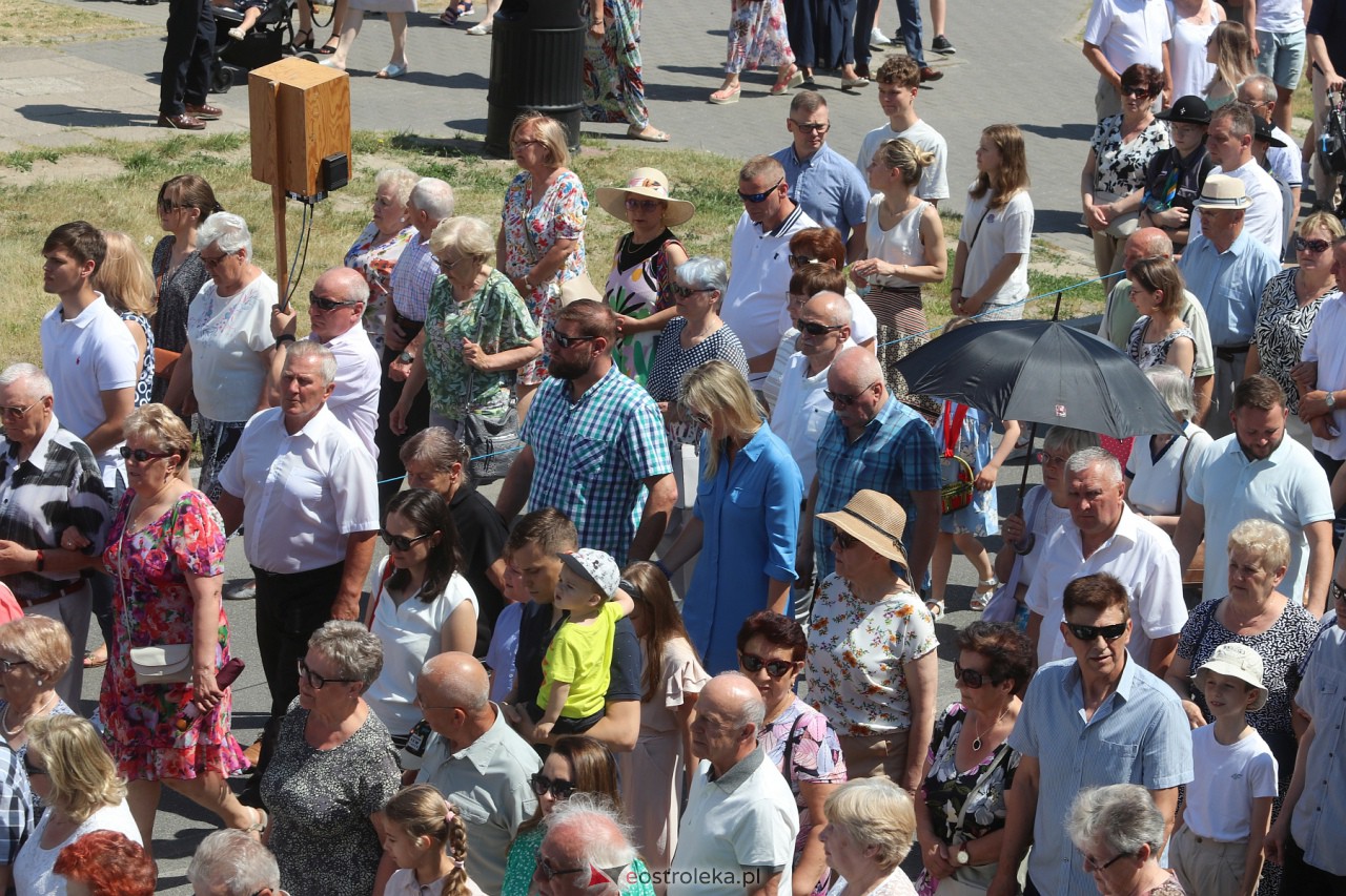 Procesja Bożego Ciała w kościele pw. św. Franciszka z Asyżu [08.06.2023] - zdjęcie #46 - eOstroleka.pl
