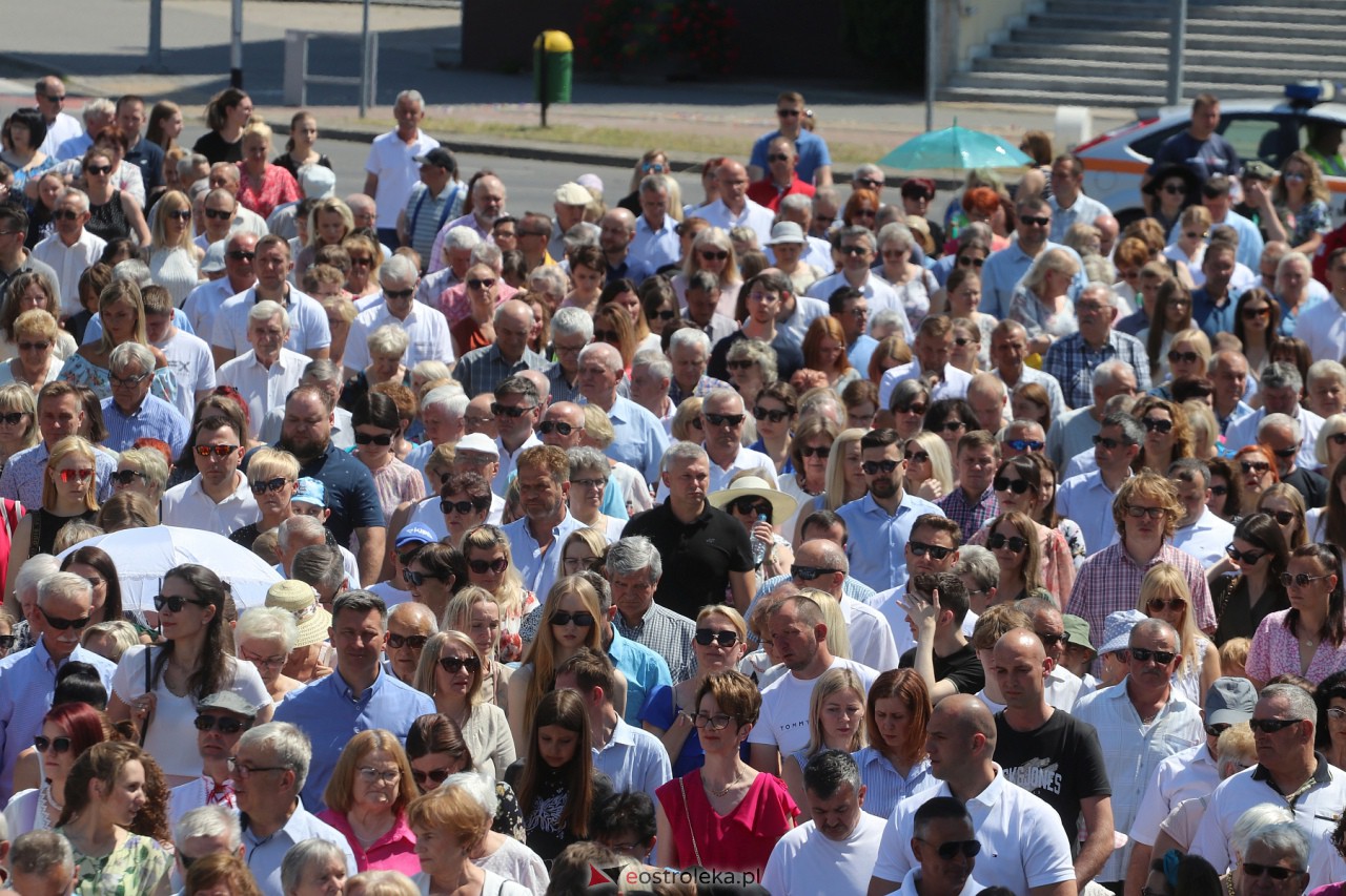 Procesja Bożego Ciała w kościele pw. św. Franciszka z Asyżu [08.06.2023] - zdjęcie #40 - eOstroleka.pl